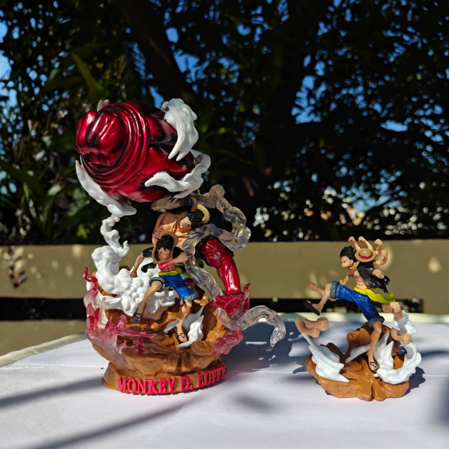 Monkey D. Luffy – Big Punch Diorama with Small Luffy