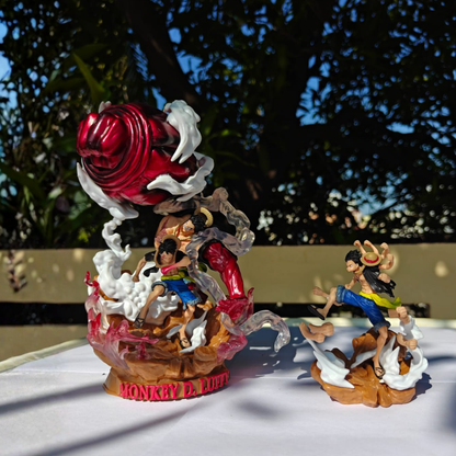 Monkey D. Luffy – Big Punch Diorama with Small Luffy